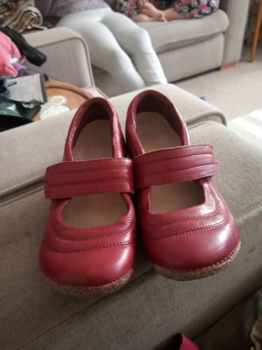 Clarks red hotsell leather shoes