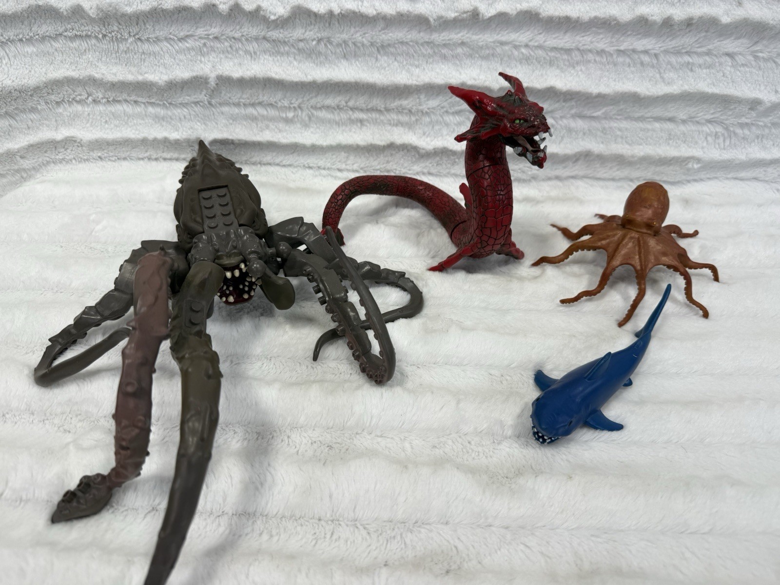 Mega Bloks Pirates of Caribbean Creatures Kraken, Octopus, Shark, Dragon READ