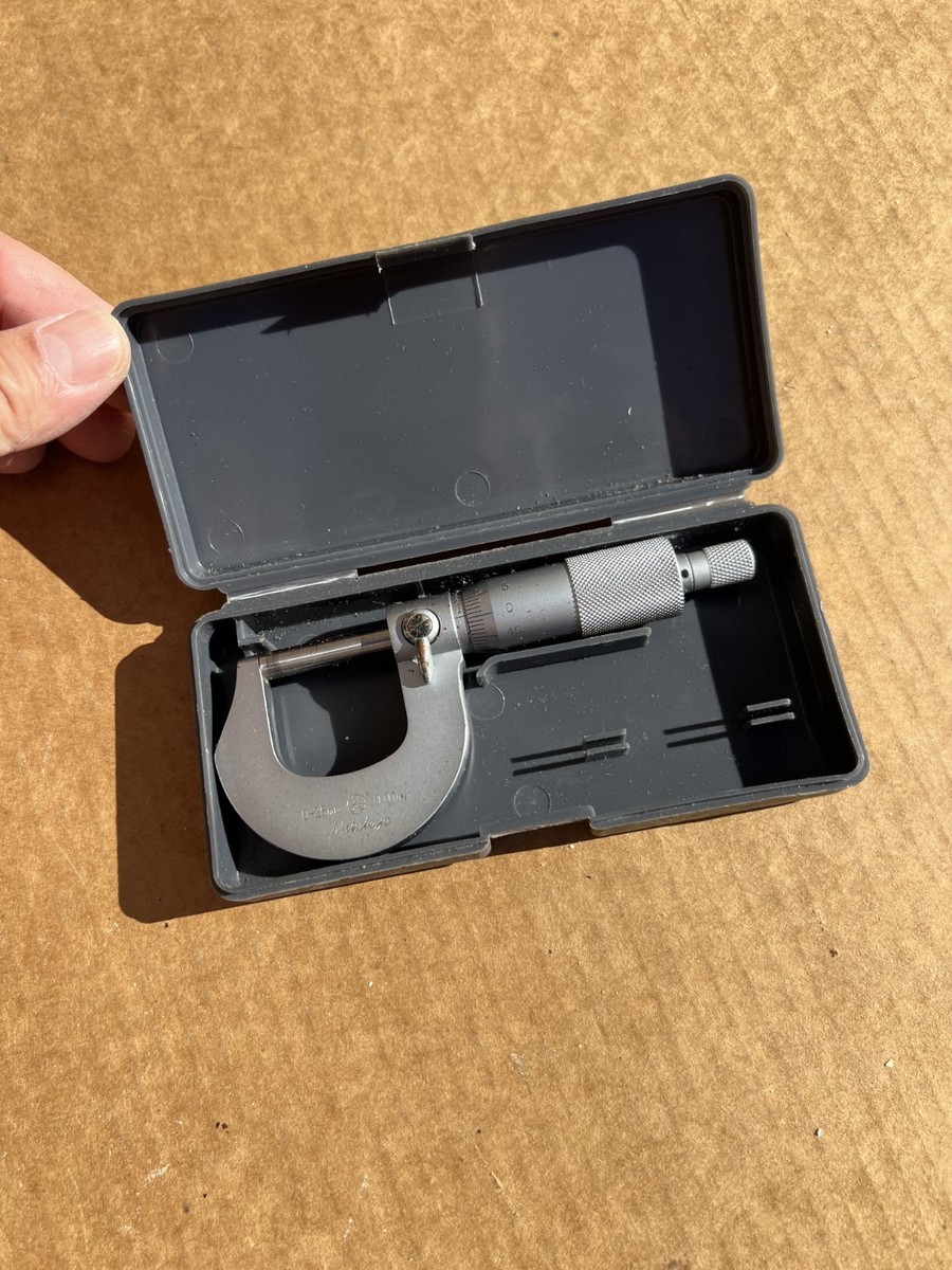 Mitutoyo 101-111 M110-25 Ratchet Micrometer 0-25mm, 0.01mm w/ Case