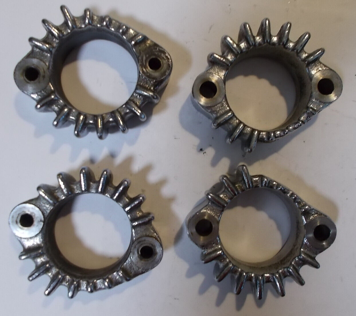 ぷりっつ 1973-77 KAWASAKI KZ900 Z1 OEM Holder, EXHAUST Pipe FLANGE