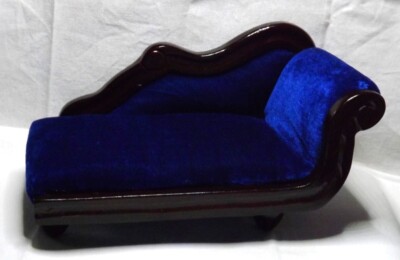 New Small Chaise Lounge Doll/Teddy Display Fainting Couch - Main Image
