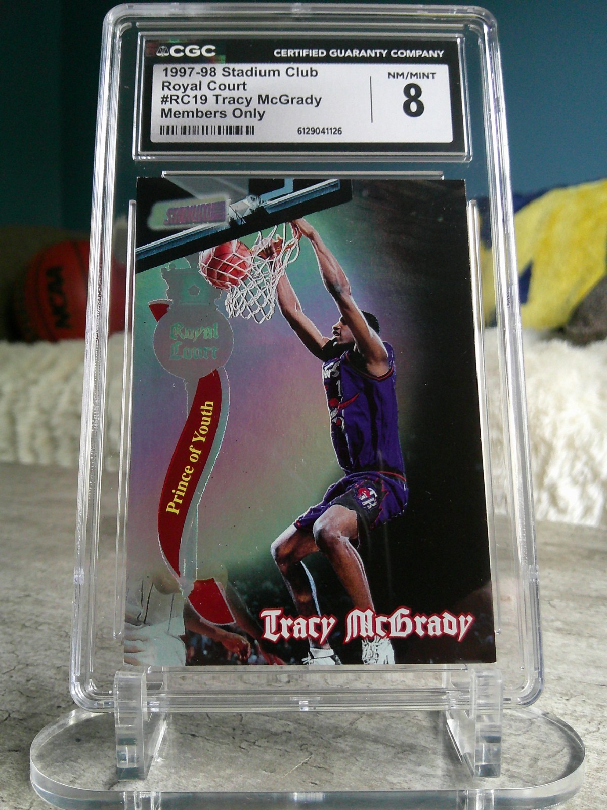Tracy McGrady 1997-98 Stadium Club Royal Court Members Only /750 CGC 8 Rookie RC