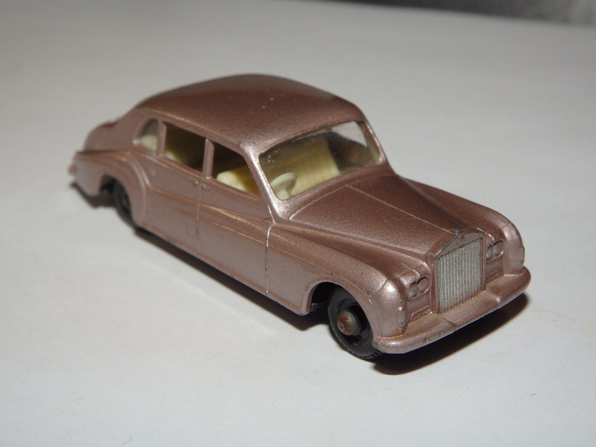 Matchbox #44 Rolls Royce Phantom V color is pinkish tan in