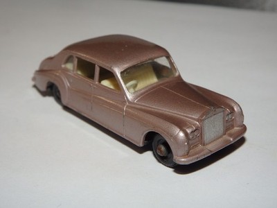Matchbox #44 Rolls Royce Phantom V color is pinkish tan in