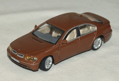 Cararama Hongwell 1:43 * BMW 745i braun metallic   Vorderachse mit Lenkung  