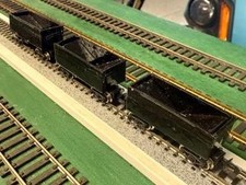 N Scale group of three Unbranded Undecorated ...