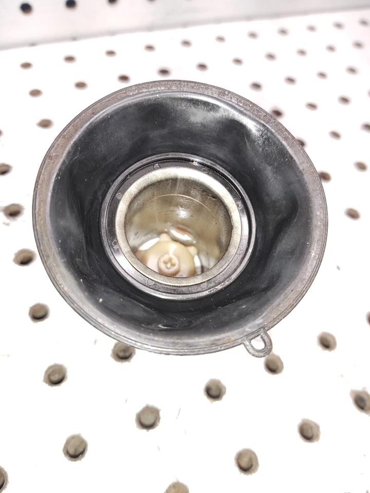 Honda V65 1983 VF1100C MAGNA CARBURADOR PISTÓN FLOTADOR, VACÍO 16111-MB4-671 Foto 2 de 4