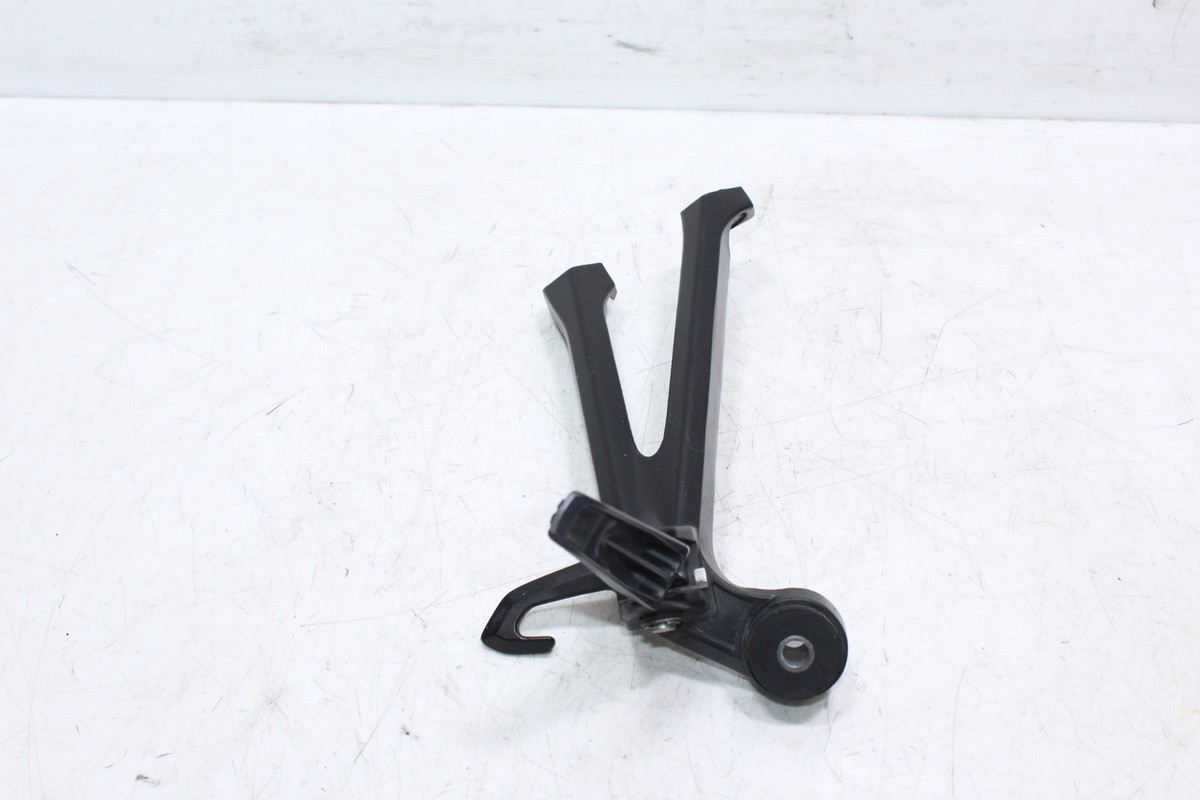 11-24 SUZUKI GSXR 600 750 REAR BACK PASSENGER PEG RIGHT SIDE ONLY