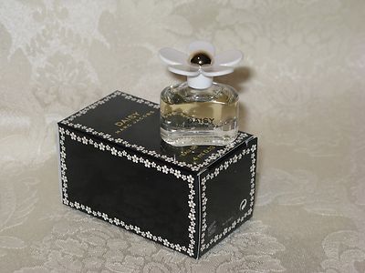 Marc Jacobs 'Daisy' Women's Mini Eau De Toilette. 4 ml / 0.13 fl. oz. New.