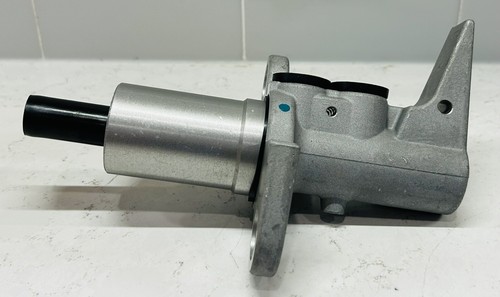 Brake Master Cylinder 2010-2012 Audi A4 Quattro Replaces 8K0611021B, 8K0611021 - Picture 4 of 7
