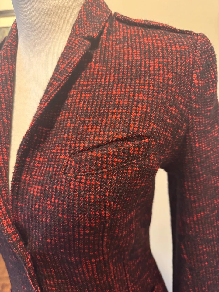 全新无标签 Burberry Brit 红色和黑色毛圈羊毛混纺夹克/夹克 尺寸 US 6 — 第 3/4 张图片