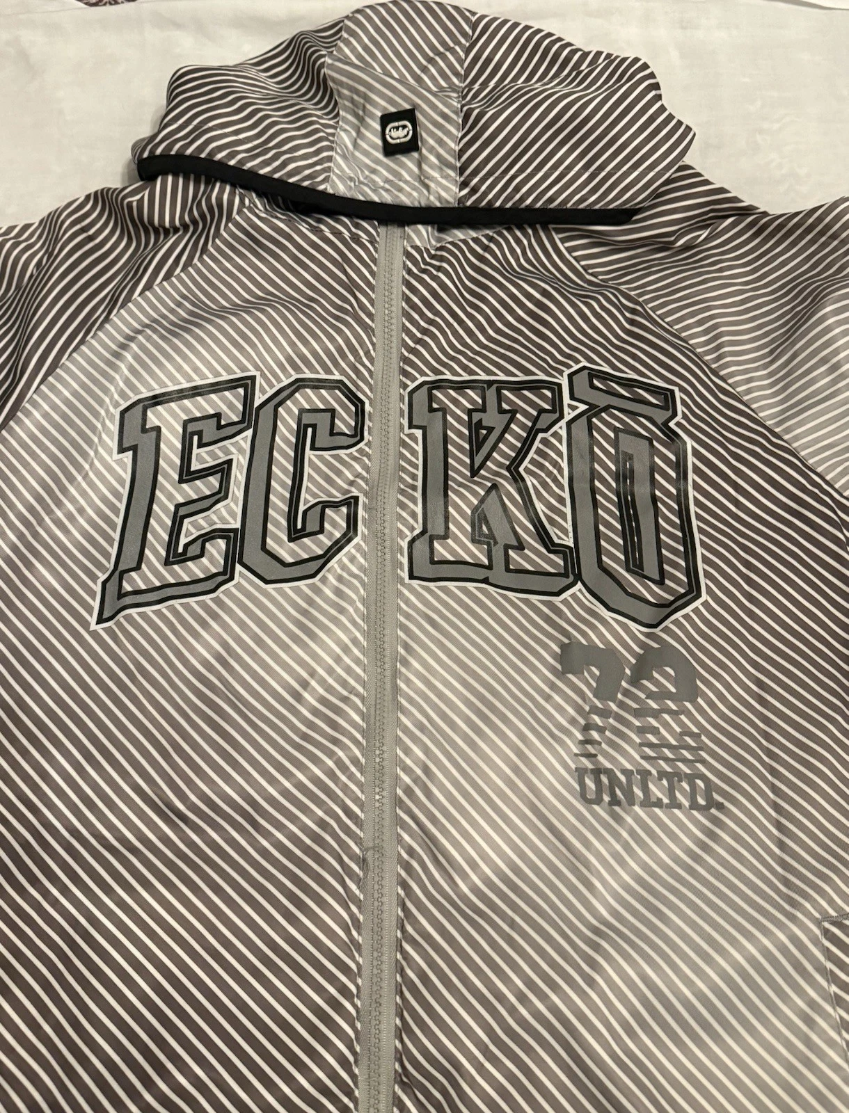 Ecko Hooded Silver Gray White Stripped Jacket Windbreaker Zipper Men's Medium