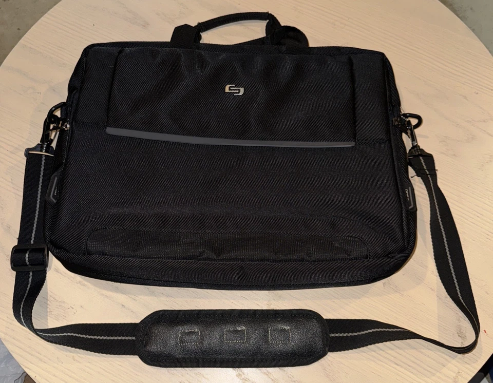 Bolso para portátil Solo Messenger expandible negro con correa para el hombro maletín 17x15 Foto 2 de 4