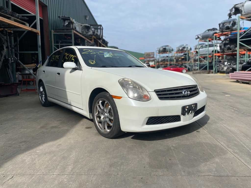 03-06 INFINITI G35 Sedan Rear Passenger Door Assy White/QX1 OEM