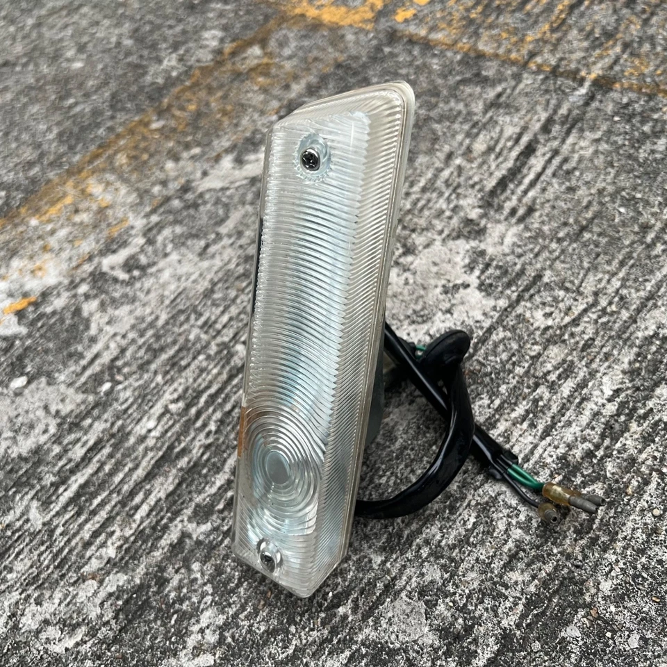 DATSUN CEDRIC P130 Front Parking Turn Signal Light Lamp RH Genuine NOS JAPAN - Image 2 of 4