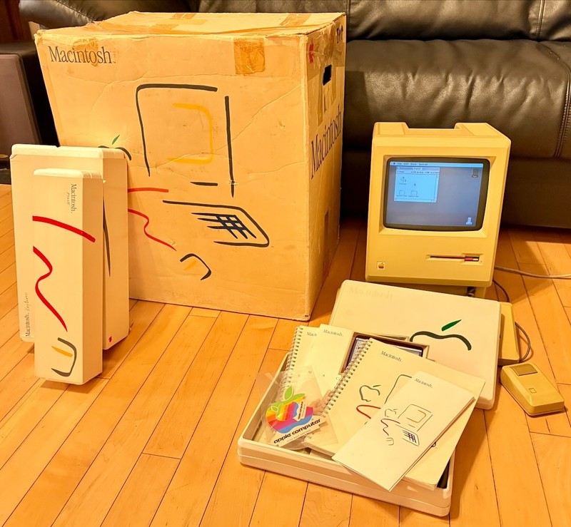 Apple Macintosh 128K IN ORIGINAL BOX! With ALL accessories! The FIRST Mac! M0001
