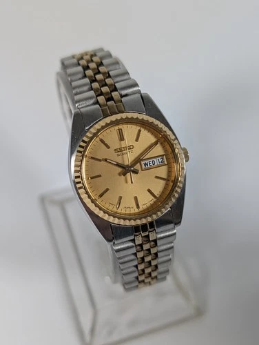 Seiko Ladies Day/Date Gold Tone Quartz Watch 7N83-0041 Vtg WORKING