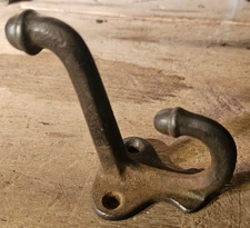 VINTAGE CAST IRON EASTLAKE CAST IRON WALL HOOK BRACKET - COAT RACK HOOK