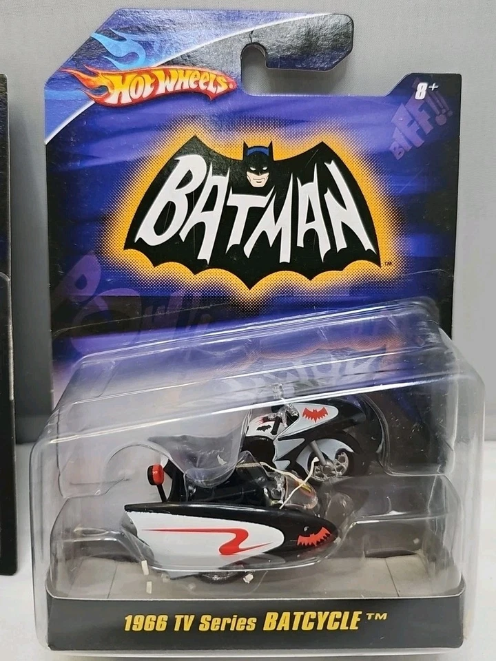 2007 Hot Wheels 1:50 Batman Classic 1966 TV Series Batcycle / Batmobile  - Image 3 of 4