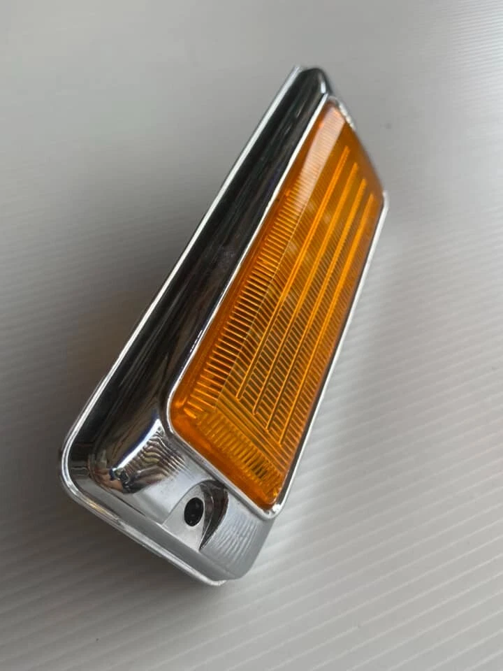 Mazda 808 Rx3 Rx-3 929 RX4 Luz de Marcador Lateral Reflector GENUINO NOS JAPÓN Foto 2 de 4