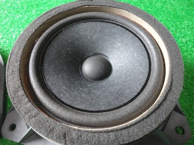 TOYOTA CENTURY GZG50 Genuine Audio Door Speaker Front LH RH 86160
