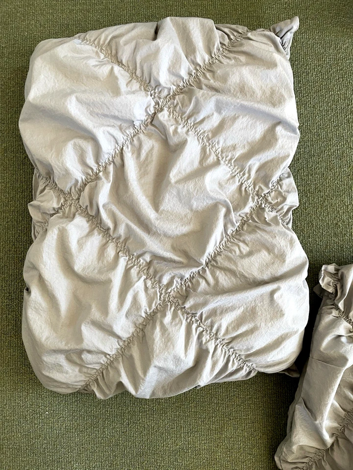 Juego de 2 farsa de algodón orgánico acanalado Pottery Barn Teen estándar gris claro Foto 2 de 4