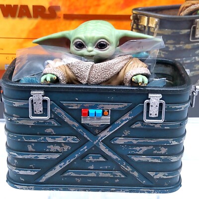 Hot Toys Star Wars 1/6 Mandalorian TMS043 Grogu in Storage Box with Stand Only 