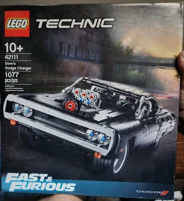 BNIB LEGO TECHNIC: Dom's Dodge Charger (42111)