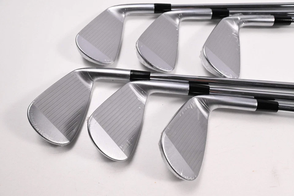Left Hand Mizuno JPX 925 Forged Irons / 5-PW / Stiff Flex N.S.Pro Modus3 Tour - Image 3 of 4