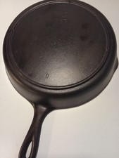 Lodge vintage number 8sk skillet