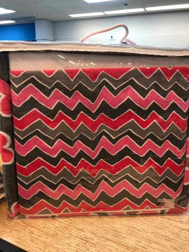 Juego de 3 piezas de ropa de cama para cuna Glenna Jean Addison sábana acolchada falda para cuna Foto 2 de 2