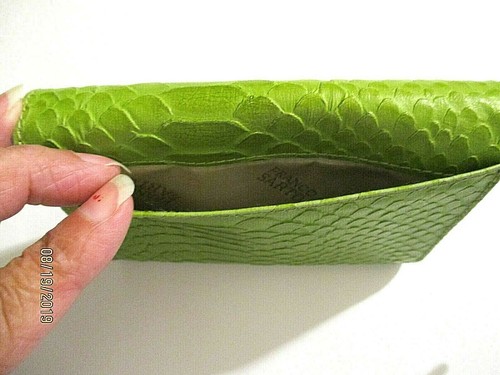 Cartera para mujer Franco Sarto cocodrilo en relieve VERDE triple pliegue - Imagen 7 de 10