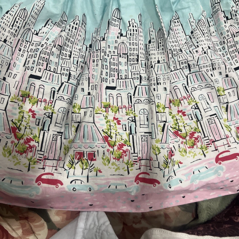 Vestido Jessica Ann de paisaje urbano forrado con volantes sin mangas con faja talla 4 Foto 4 de 4