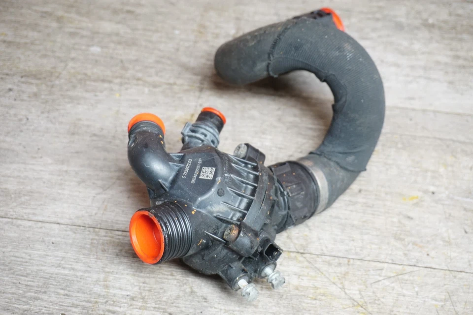 2007-2010 BMW X5 E70 3.0L L6 CAIXA DE TERMOSTATO LÍQUIDO DE ARREFECIMENTO A GÁS COM TUBO 100K FABRICANTE DE EQUIPAMENTO ORIGINAL* - Imagem 4 de 4