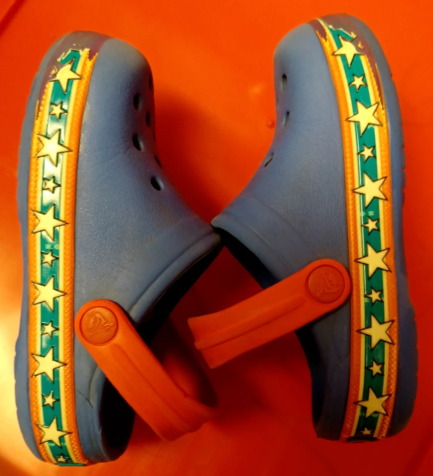 Capitán América CROCS Niño Talla 6/7 Marvel Avengers Foto 4 de 4