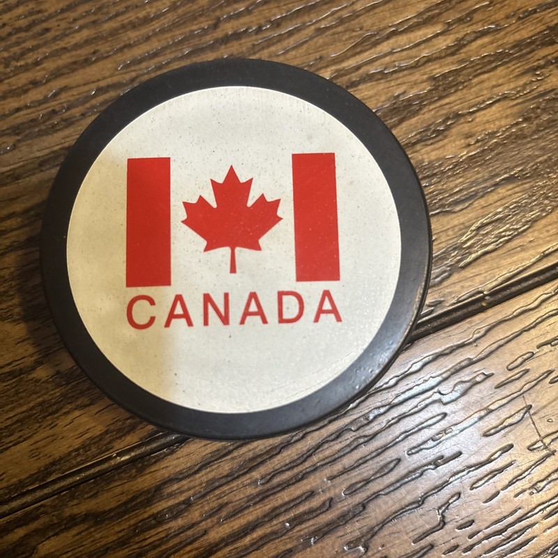 Canada Hockey Puck