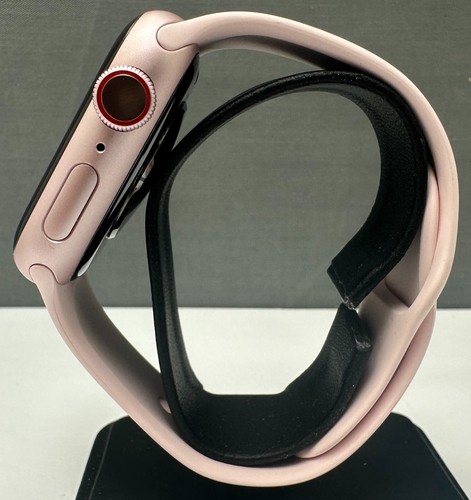 Apple Watch Series 9 41mm Aluminum Case w/ Sport Band - Light Pink - (MRHY3LL/A) - Zdjęcie 6 z 18