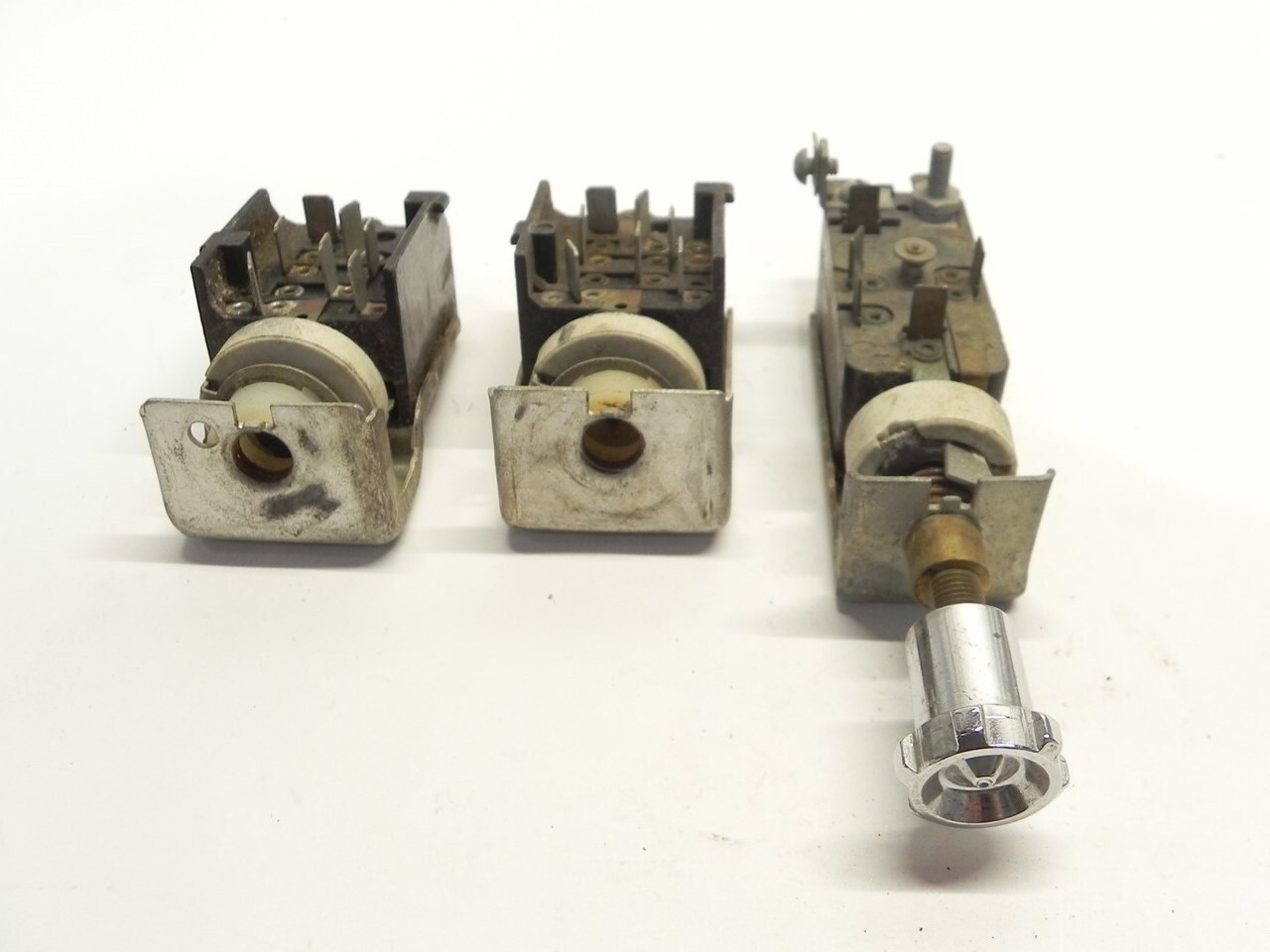 VINTAGE 1960'S AMC RAMBLER CLASSIC & AMERICAN LOT OF 3 HEADLIGHT SWITCHES USED