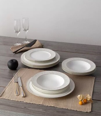 NoritakeMontvale Platinum 10 Piece Set, Service For 4  read Description  