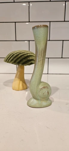 Frankoma #31 Snail Bud Vase 6" Prarie Green
