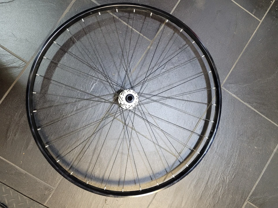 Vorderrad 28"/700c Novatec/No Tubes ZTR  #292