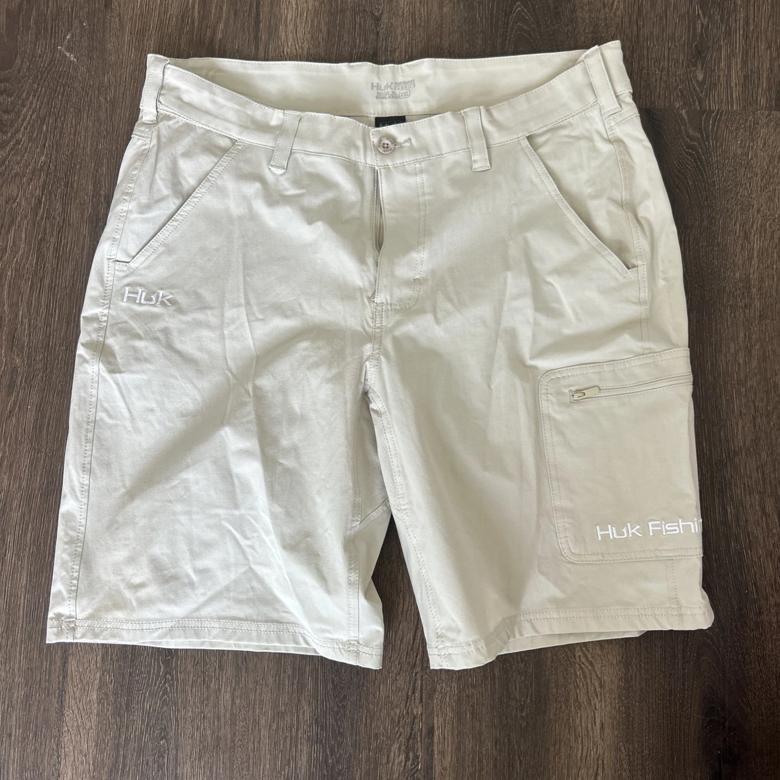 Huk Fishing Cargo Shorts Mens 2XL Beige Breathable Outdoor Hiking Gorpcore EUC