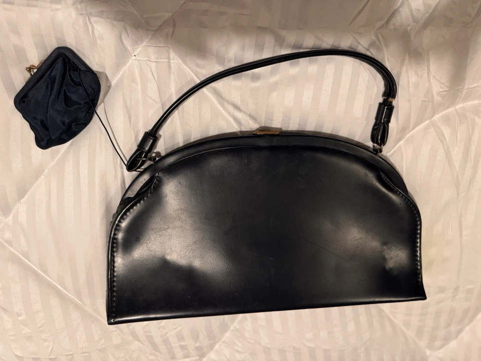 Cartera de mano vintage pintada a mano Cadillac convertible con caniches Foto 3 de 4