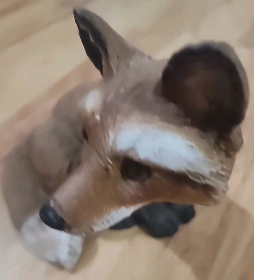 Adorable Resin Fox Yard Ornament Perfect for Garden Or Lawn Decor 7.5in Tall - Image 4 of 4