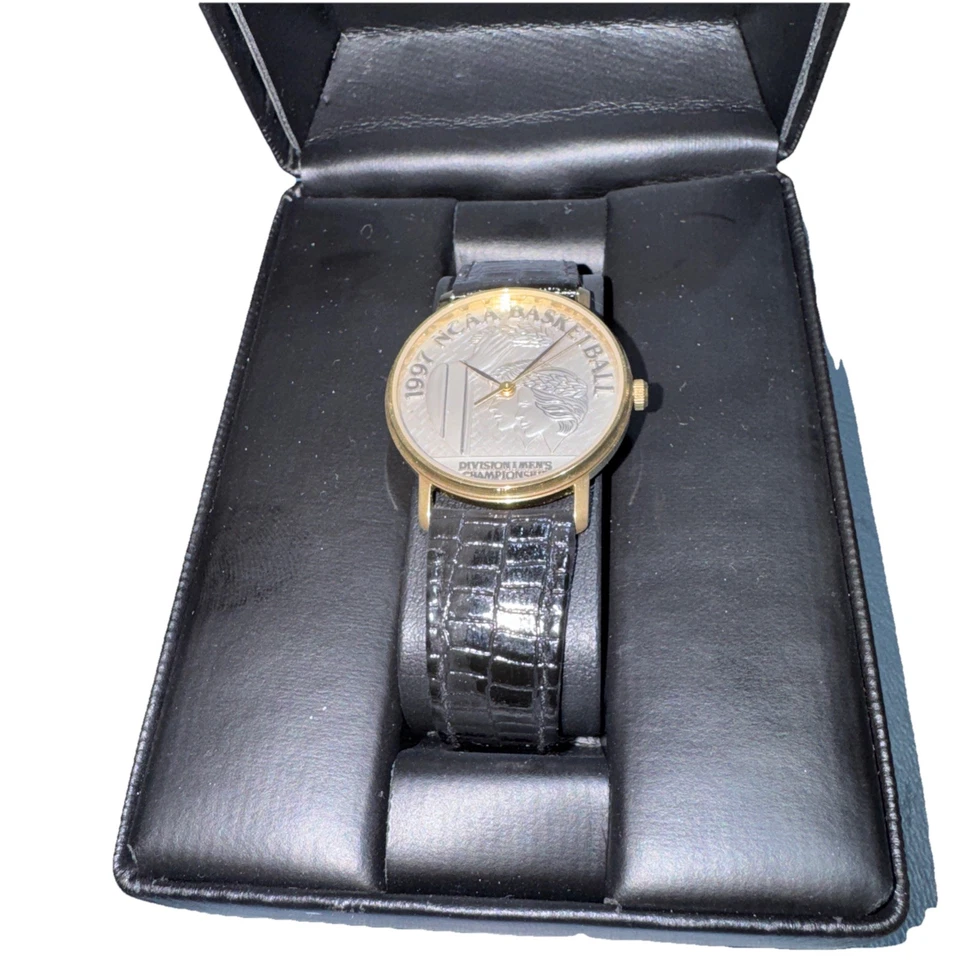 Reloj de cuarzo NCAA 1997 Gene Keady Championship Award Foto 3 de 4