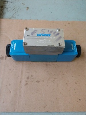 Vickers DG4V-3-7C-M-FW-B6-60 Hydraulic Directional Control Solenoid Valve