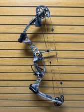 Hoyt Archery - Avenger XT 1000 Compound Bow - RH - 27-29.5” - 60-70#