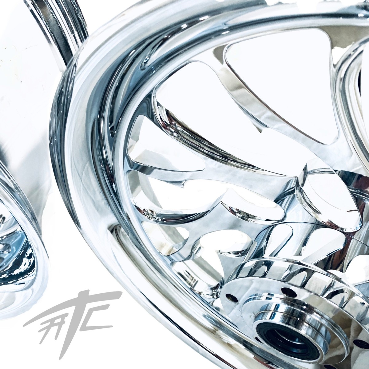 240 FAT TIRE KIT CHROME HELLIAN WHEELS CHROME STEALTH 08-20 SUZUKI