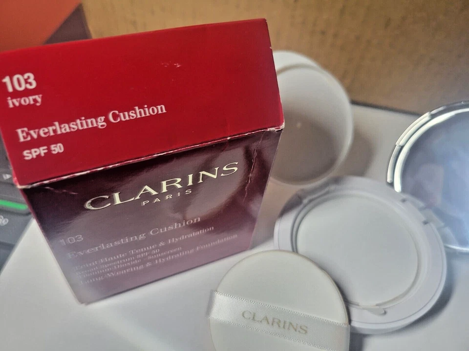 Base hidratante Clarins Everlasting Cushion FPS 50 103 MARFIL Foto 4 de 4
