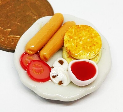 Puppenhaus versilbert Essen Pfannkuchen und Wurst Frühstück auf einer Keramikschale Tumdee